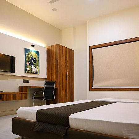 The Kedar Resort Mathura Buitenkant foto