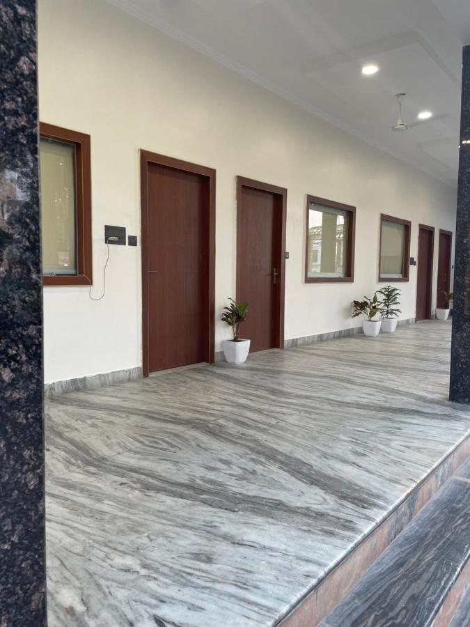 The Kedar Resort Mathura Buitenkant foto