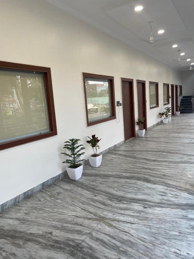 The Kedar Resort Mathura Buitenkant foto