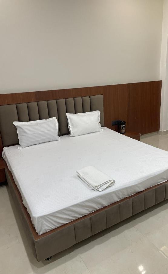 The Kedar Resort Mathura Buitenkant foto