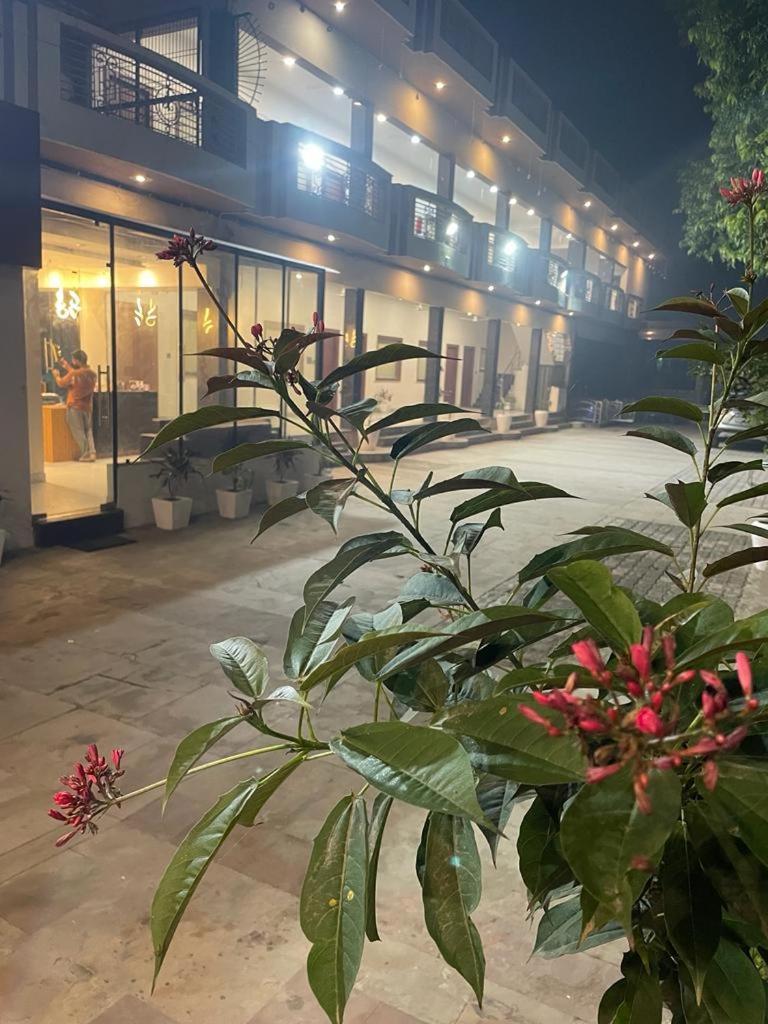 The Kedar Resort Mathura Buitenkant foto
