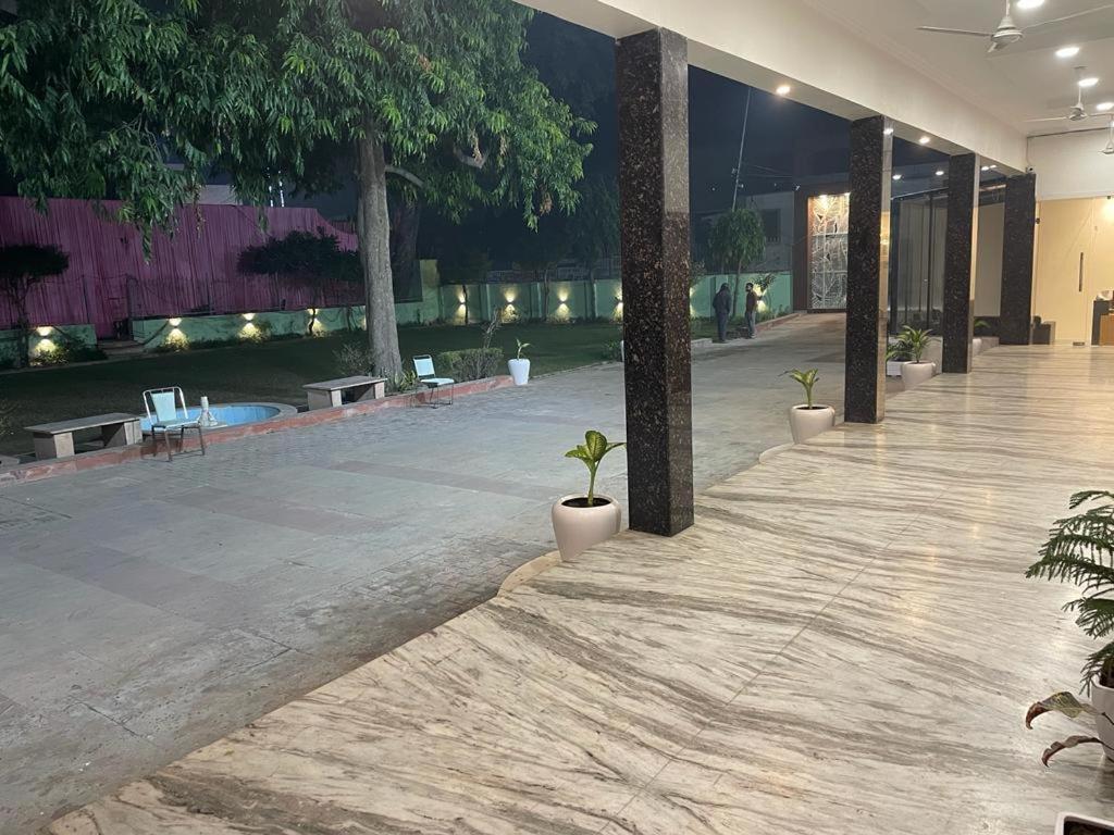 The Kedar Resort Mathura Buitenkant foto