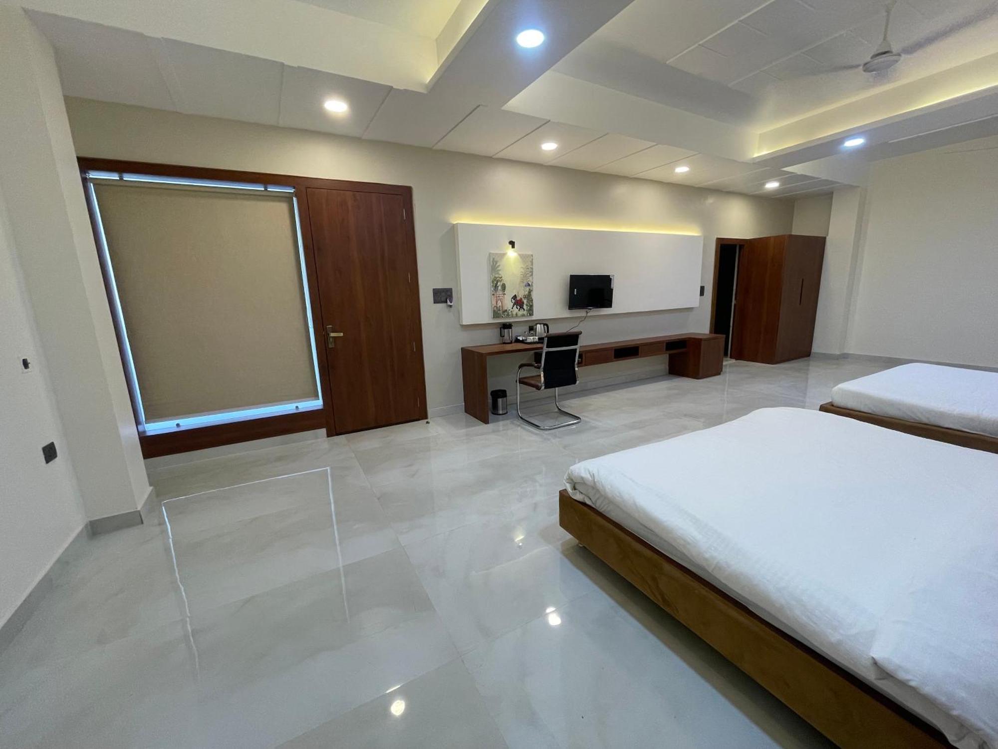 The Kedar Resort Mathura Buitenkant foto