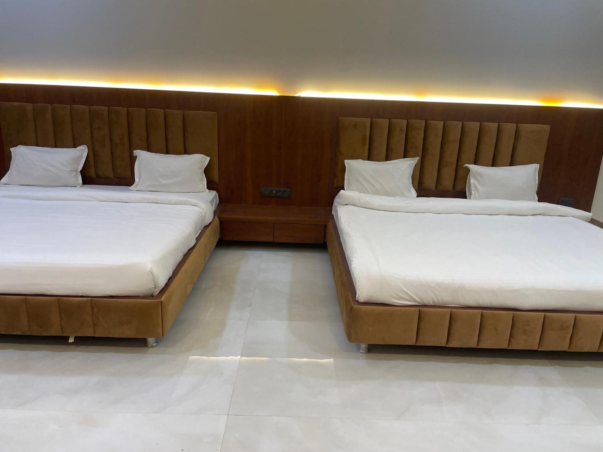 The Kedar Resort Mathura Buitenkant foto