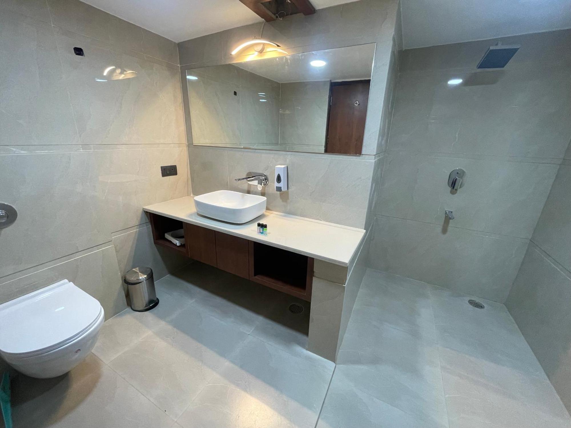The Kedar Resort Mathura Buitenkant foto