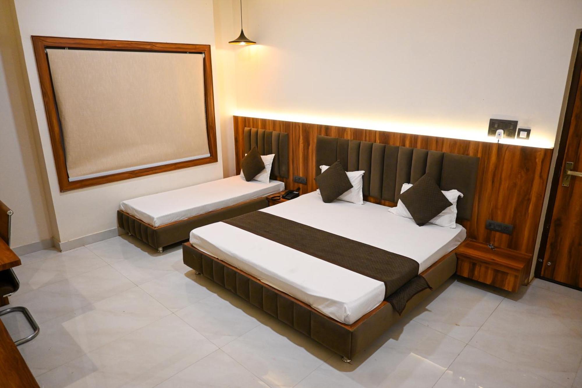 The Kedar Resort Mathura Buitenkant foto