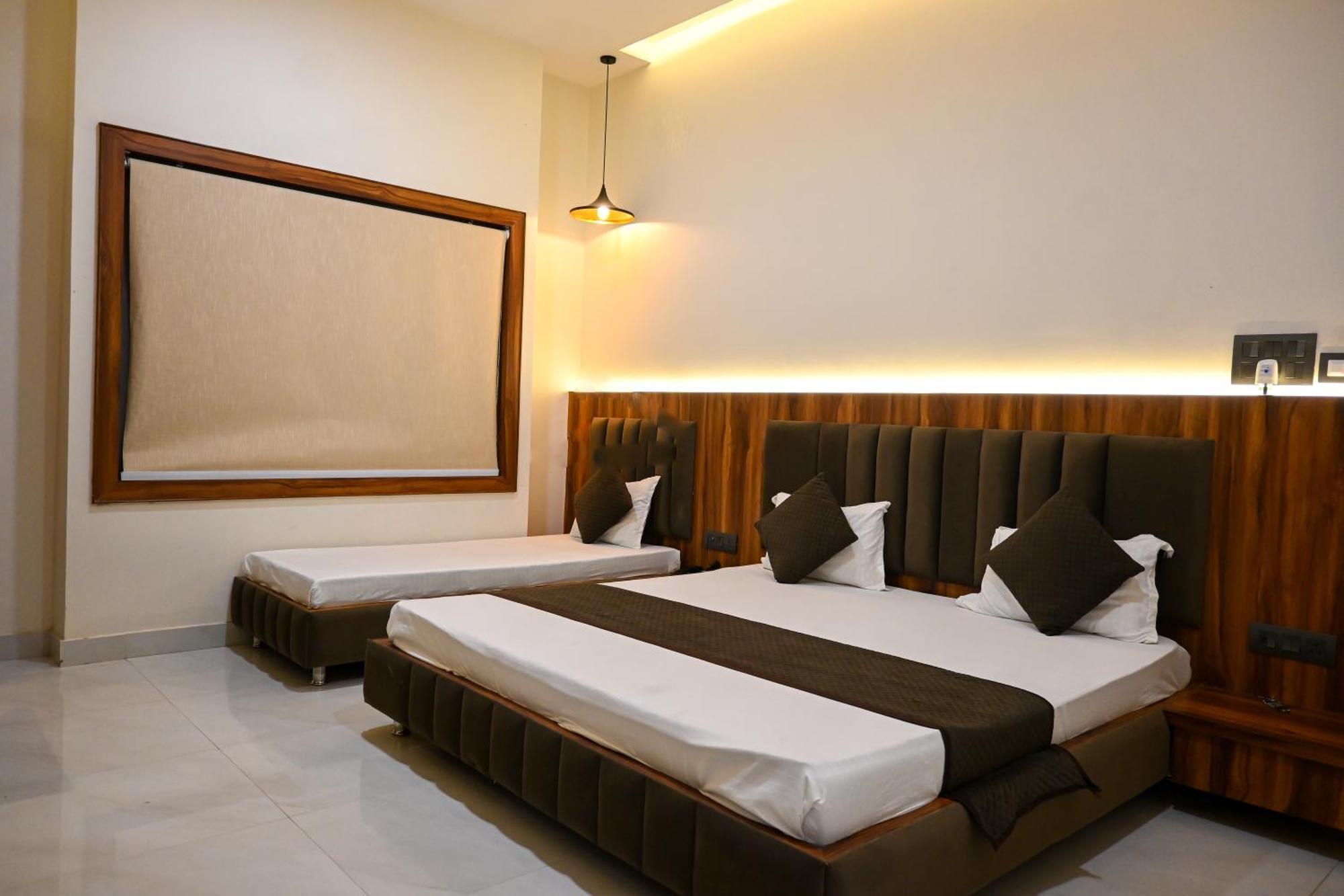 The Kedar Resort Mathura Buitenkant foto