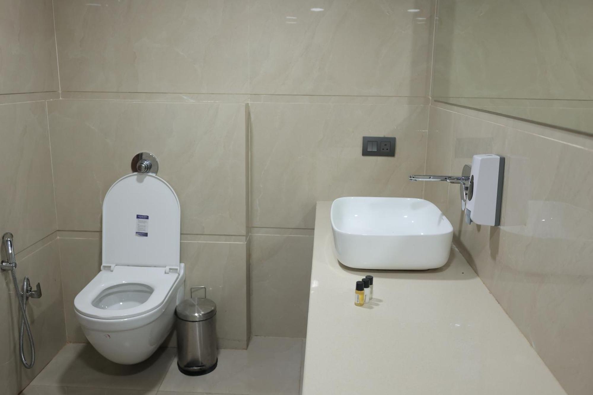 The Kedar Resort Mathura Buitenkant foto