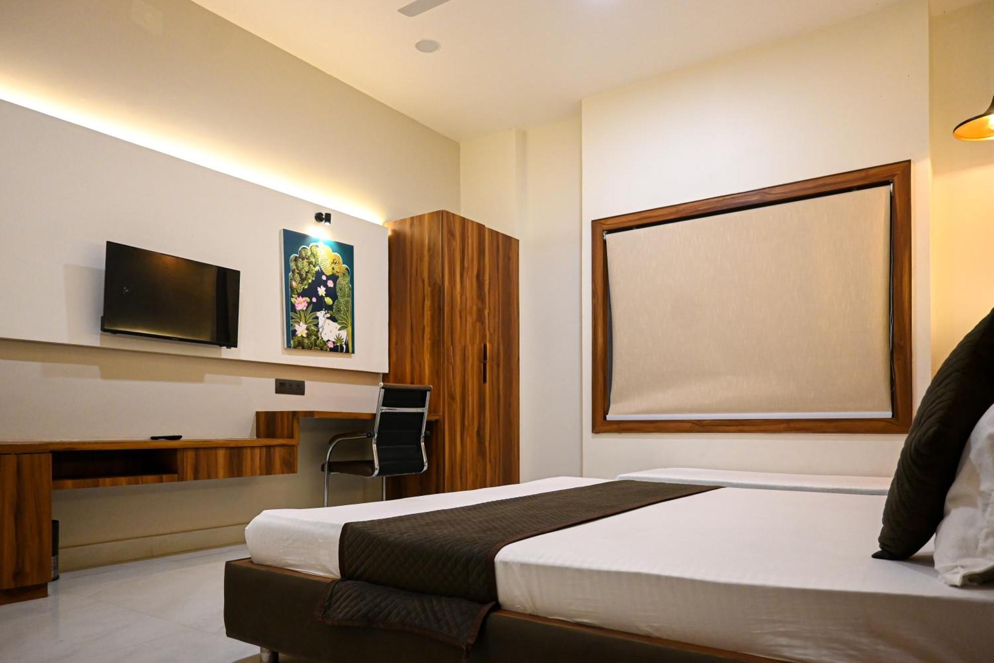 The Kedar Resort Mathura Buitenkant foto