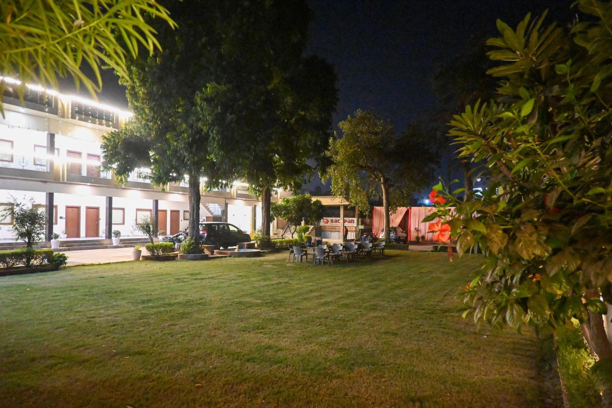 The Kedar Resort Mathura Buitenkant foto