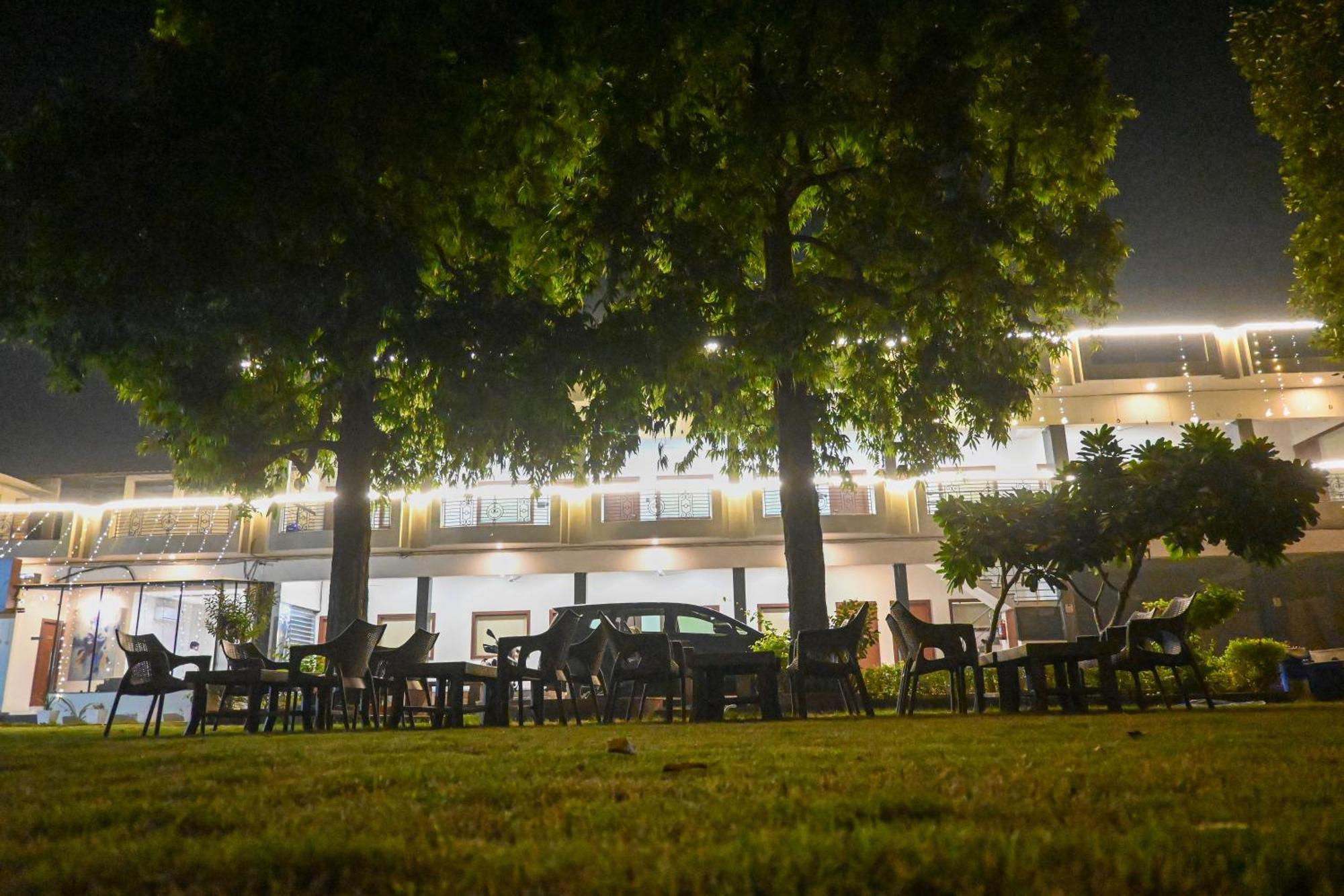 The Kedar Resort Mathura Buitenkant foto