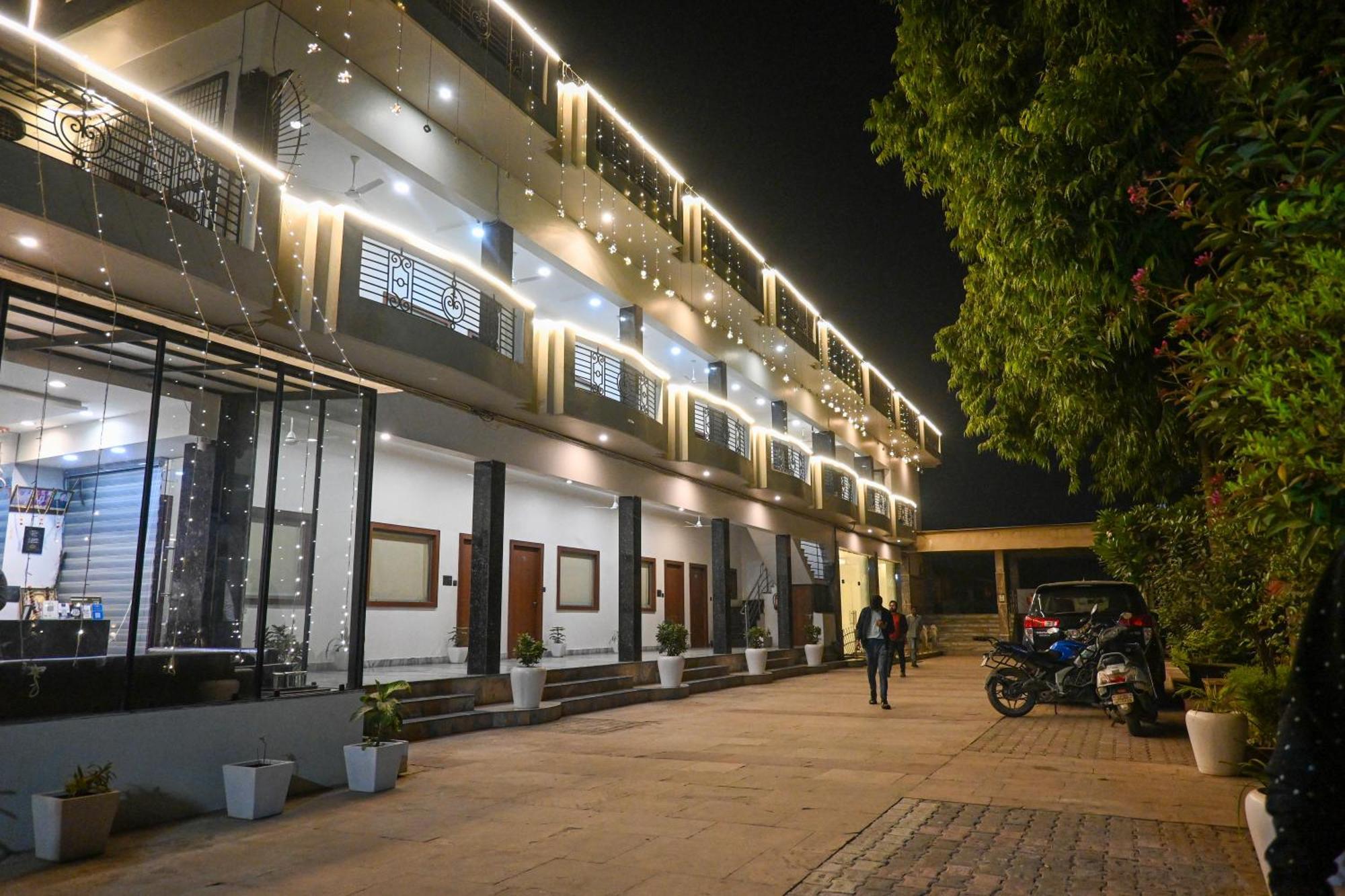 The Kedar Resort Mathura Buitenkant foto