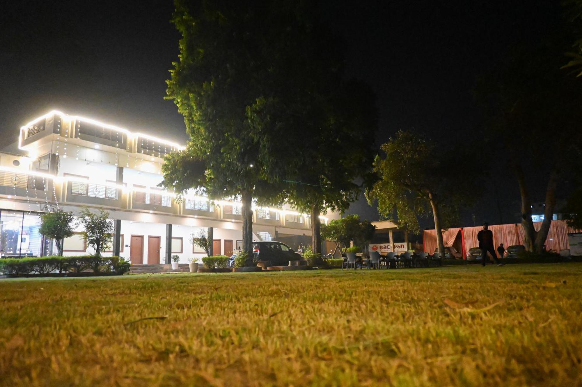 The Kedar Resort Mathura Buitenkant foto